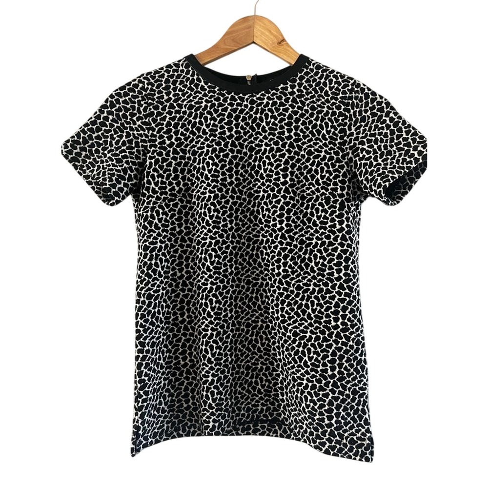 Women's Club Monaco SZ XS Top Shirt Black White Short Sleeve Animal Print